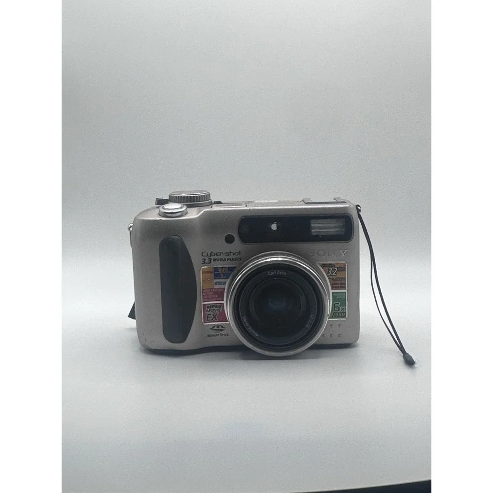 Sony Cyber-shot DSC-S75 Digital Camera Carl Zeiss Silver Untested For Parts